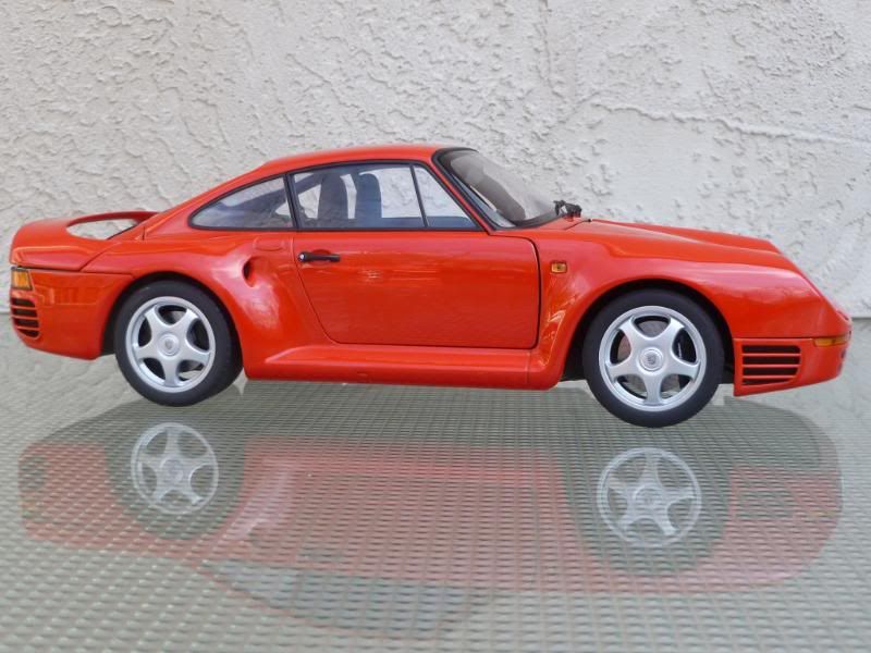Porsche 959 ComparoAUTOart vs Exoto Motorbox